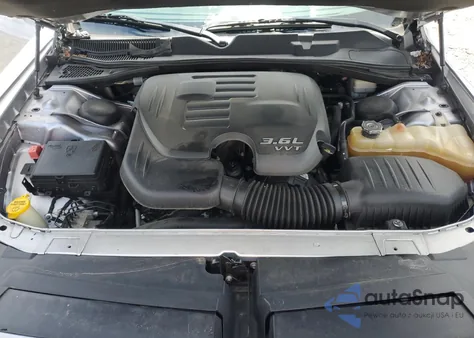 2015 Dodge Challenger Sxt z USA, uszkodzony, nr VIN 2C3CDZAG3FH728387